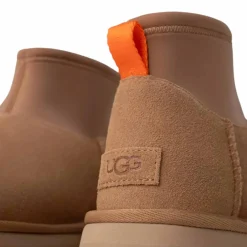 Stivai UGG