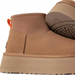 Stivai UGG